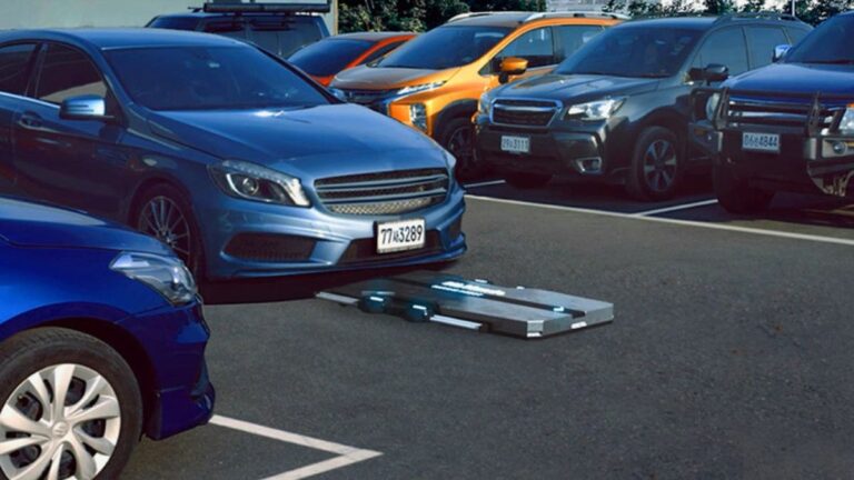1 Could a parking robot mean the end of fighting for a parking space