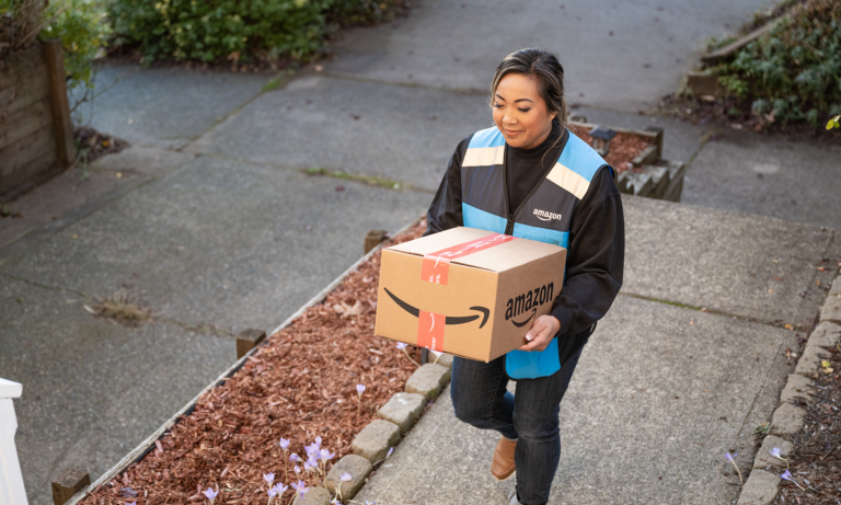 amazon flex driver delivering package to door step