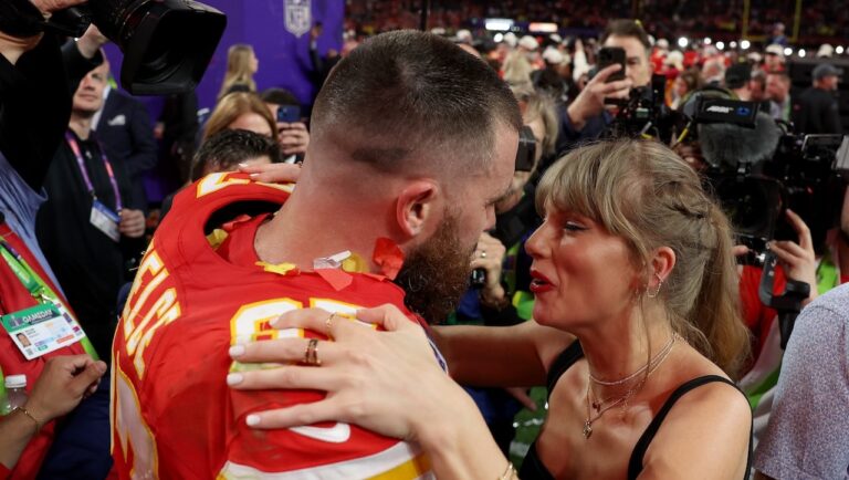 310a61c1 Travis Kelce Taylor Swift