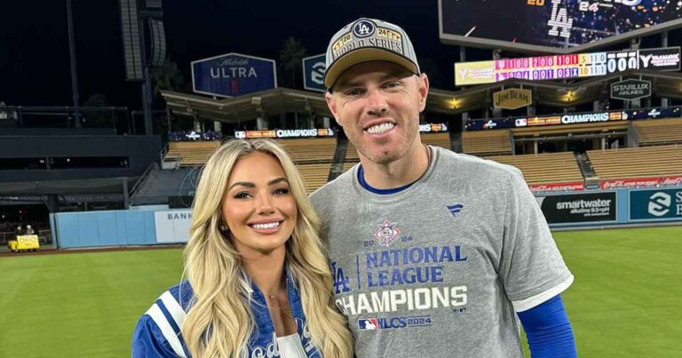 Dodgers Freddie Freeman Runs to Wife After Impressive Walk Off Grand Slam 01 2024