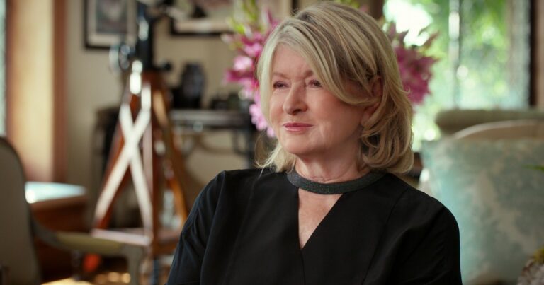 Martha Stewart Was Placed in Solitary for Touching a Prison Guard 2