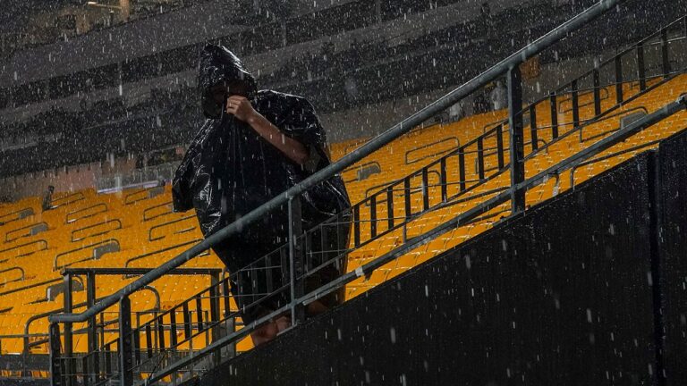 acrisure stadium rain