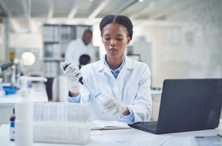 gettyimages researcher works in lab computer