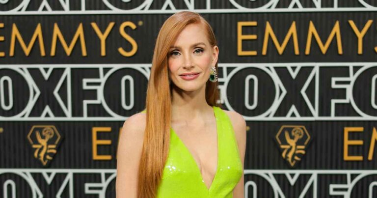 jessica chastain slams jetblue airline 1936028415