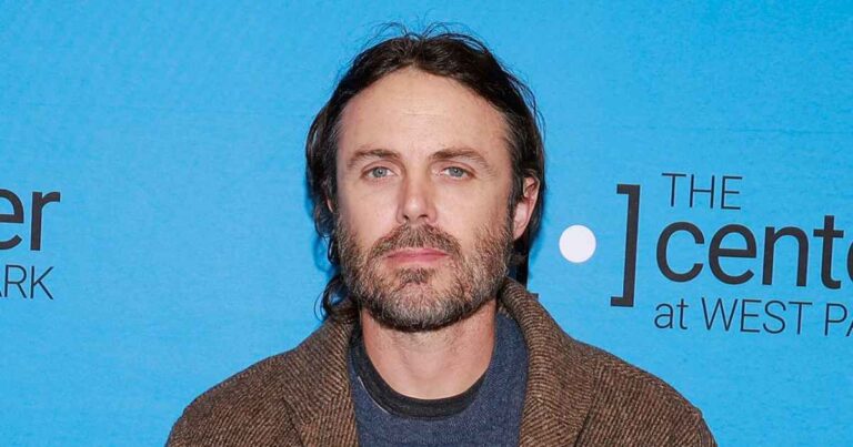 Casey Affleck Is Excited to Have Both of His Kids for the Holidays It s Not as Easy Anymore 0328