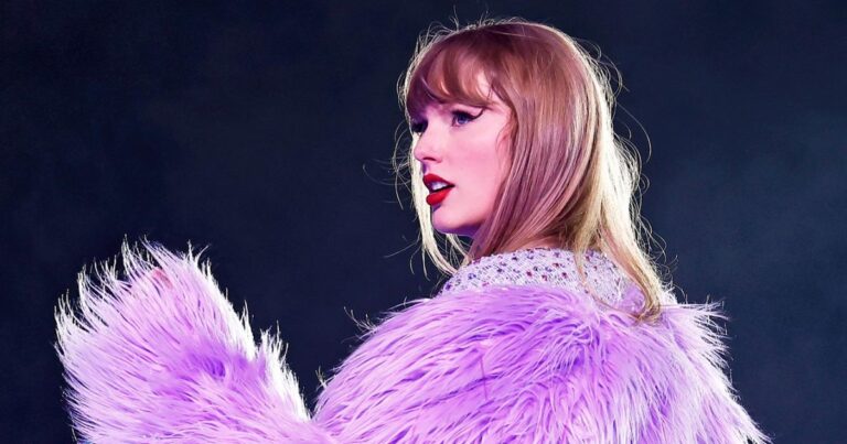 Taylor Swift No View Seats Sell for 15 Resell for 1000