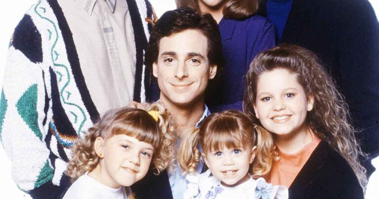 The Cast of Full House Lori Loughlin Might Not Make a Comeback After Pleading Guilty in College Admissions Scandal