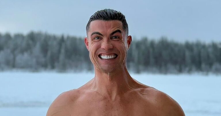 Cristiano Ronaldo Celebrates Christmas With Shirtless Photo in the Snow