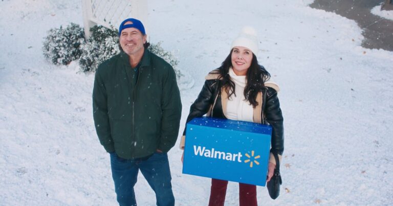 Gilmore Girls Lorelai and Luke Reunite for the Holidays in Walmart Ad 2