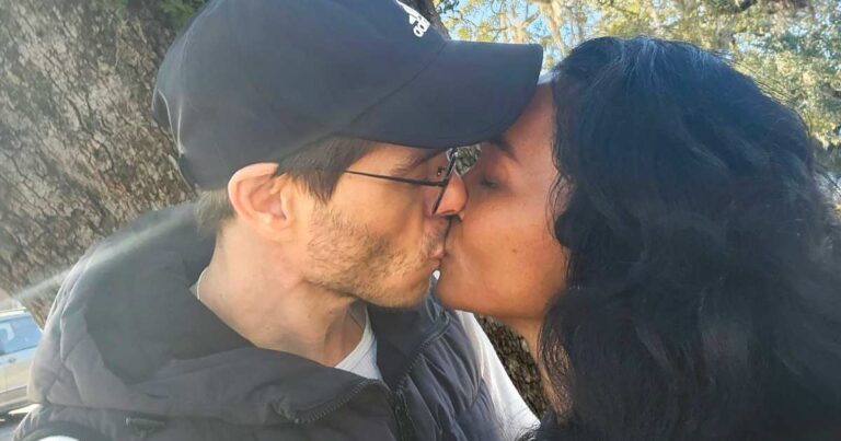 Matthew Lawrence and Chilli Pack on the PDA as They Celebrate the New Year01