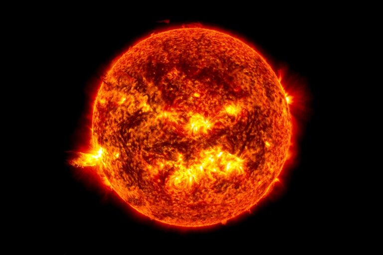 sun emitting coronal mass ejection cme 2013
